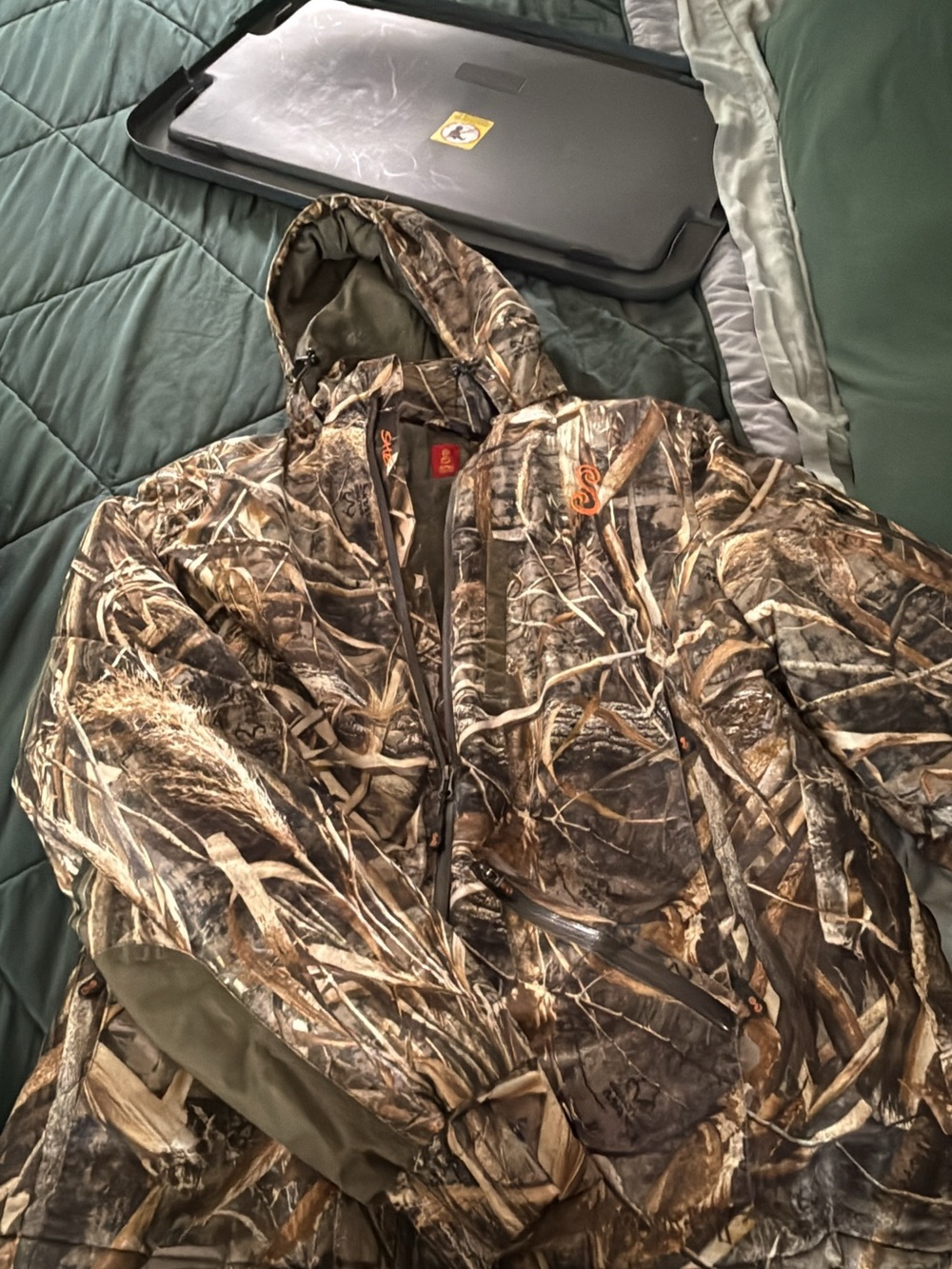 Women’s Camouflage Hooded Puffer Jacket - Brown Camo